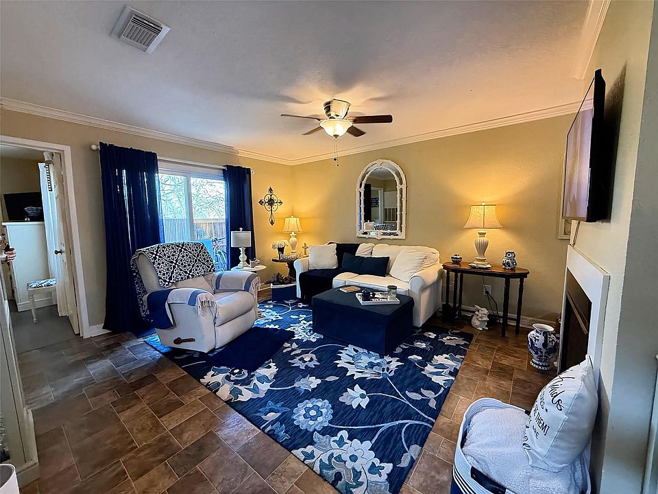 1st image of 418 Garland Dr APT 120