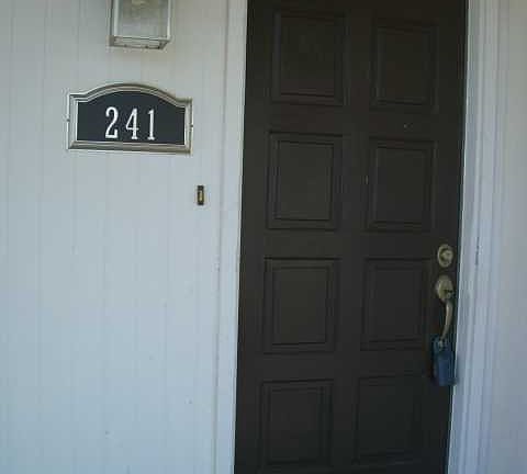 4th image of 241 Bahia Ln W