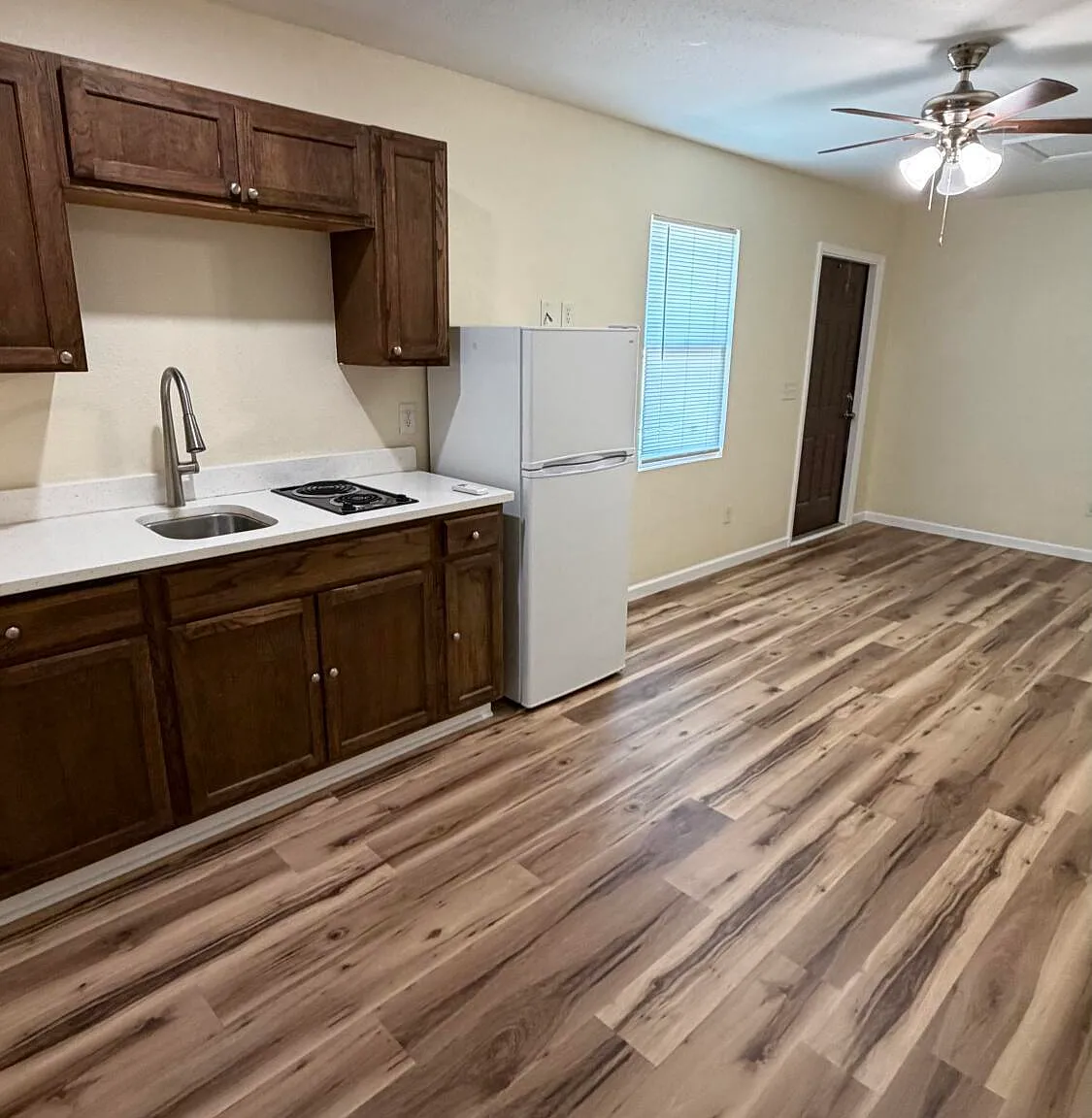 Studio, 500 sqft, $850 — Photo 4