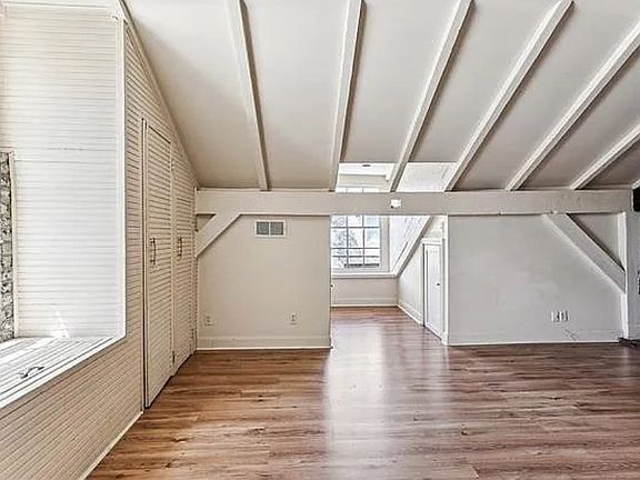5th image of 819 Barracks St #A