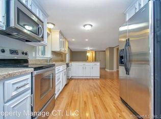 484 Manchester Rd, Glastonbury, CT 06033