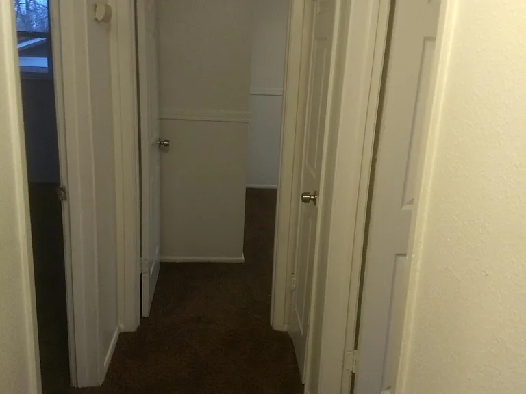 4705 Topeka Ct — Photo 11