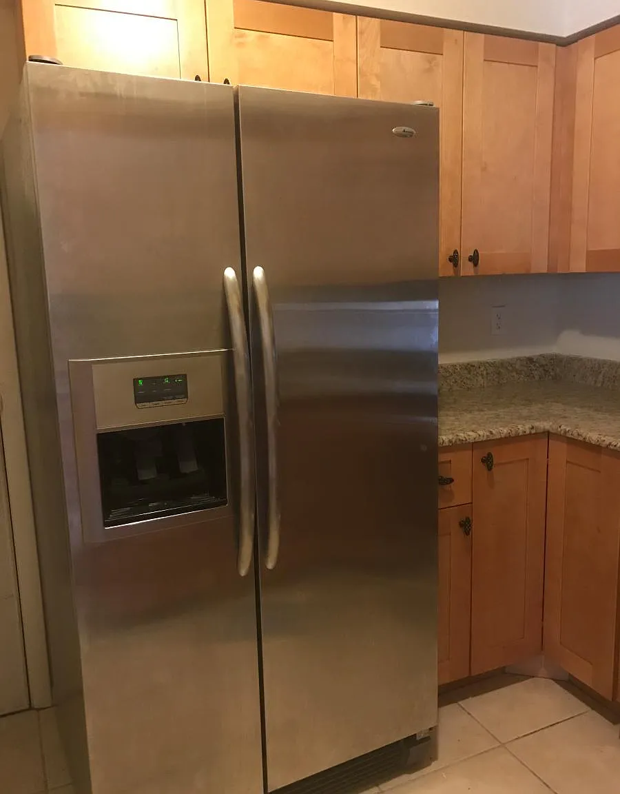 2 bed, 1010 sqft, $1,300 — Photo 3