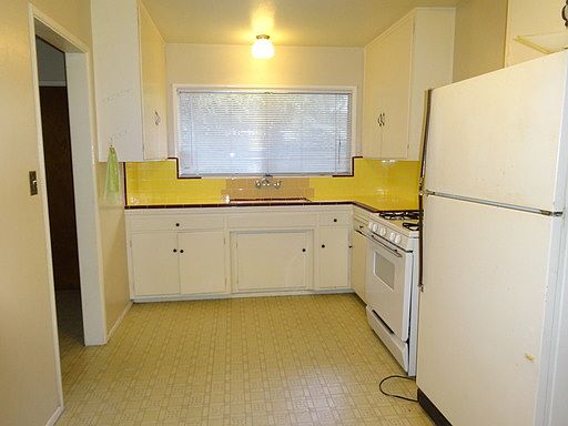 4th image of 3719 Aragon Dr