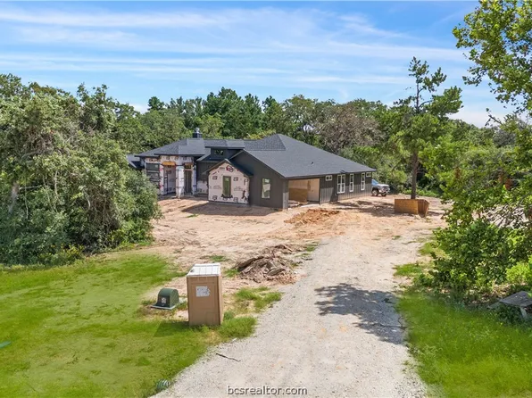 2402 Yorkshire, Franklin, TX 77856