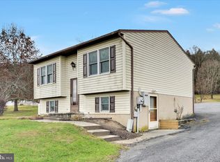 14 Brookside Rd, Pine Grove, PA 17963