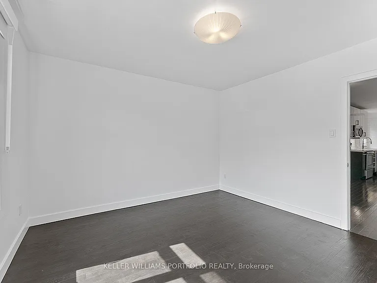 2118A Danforth Ave — Photo 22