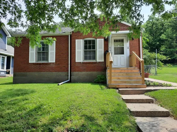 620 3rd St, Savanna, IL 61074