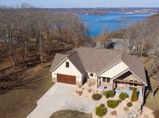 76 Pinnacle Shores Dr, Lampe, MO 65681