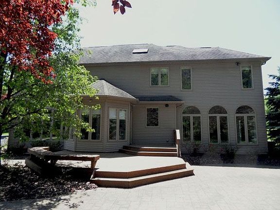 3rd image of 39105 Lochmoor Dr