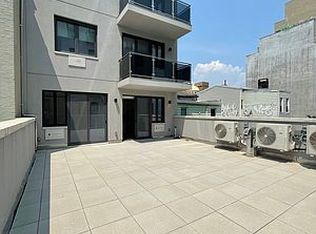 30-77 31st St #R2R, Astoria, NY 11102