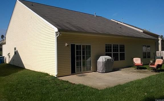 3rd image of 416 Augustus Ln