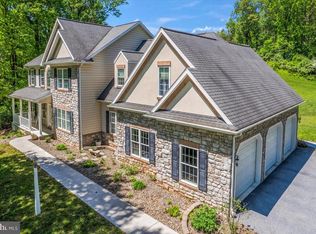 304 Iron Valley Dr, Lebanon, PA 17042