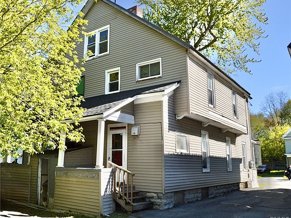 2nd image of 421/423 W Mullin St