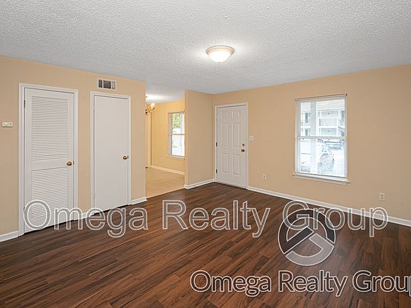 3rd image of 4203 20th St NE APT B3