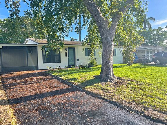2nd image of 4329 SW 49th Ct