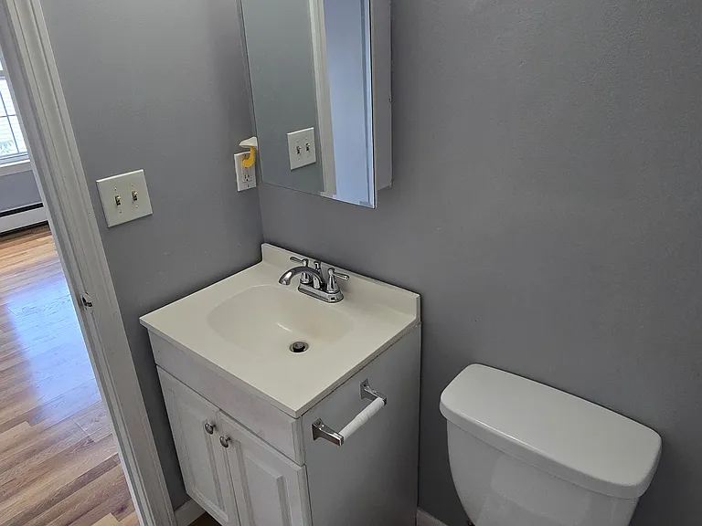 51-53 Laurel St #2 — Photo 23