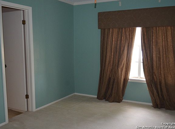 4th image of 366 William Dr