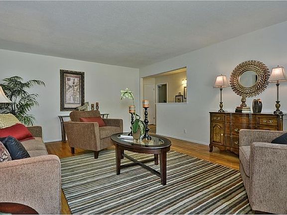4th image of 1486 Husted Ave