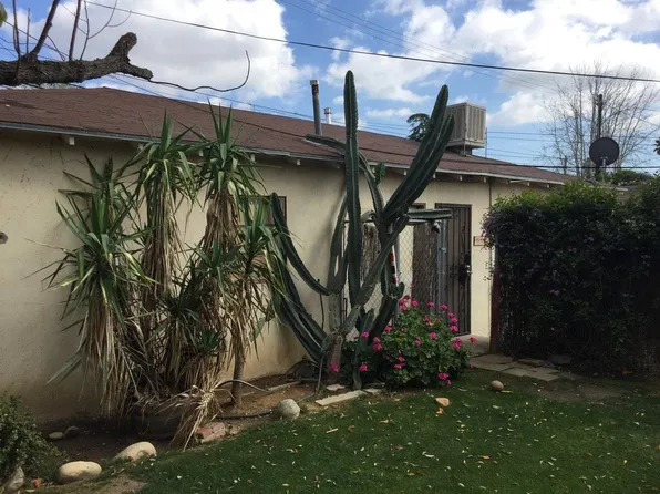 1517 1/2 Alta Vista Dr, Bakersfield, CA 93305
