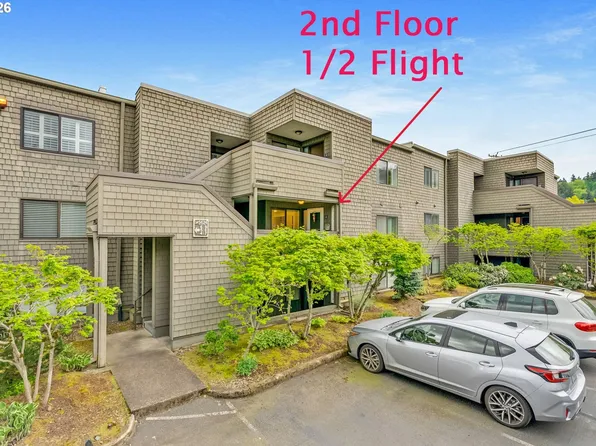 5624 S Riverside Ln APT 8, Portland, OR 97239
