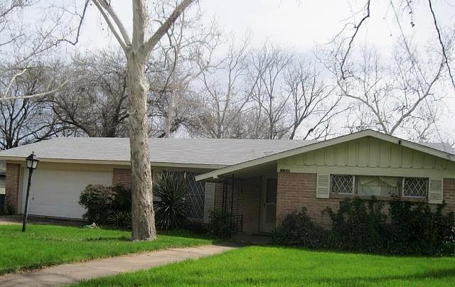 2nd image of 11309 Hunters Ln