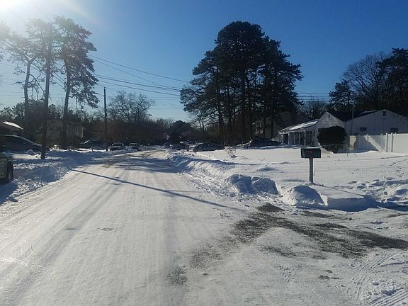 5th image of 35 Milford Dr