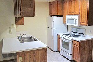 4th image of 131 Oconomowoc Sq
