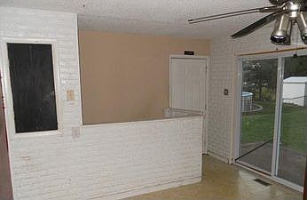 5th image of 1110 Carmona Dr