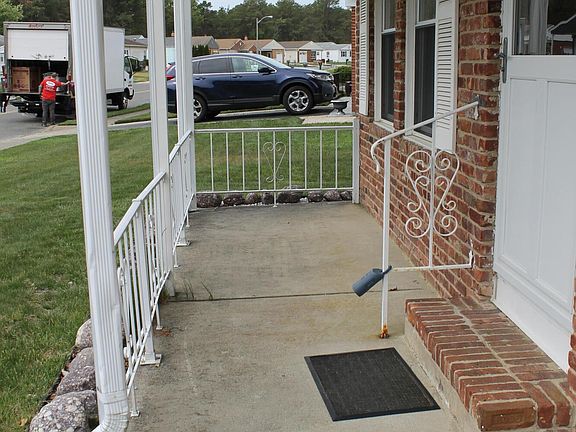 2nd image of 221 Orlando Boulevard