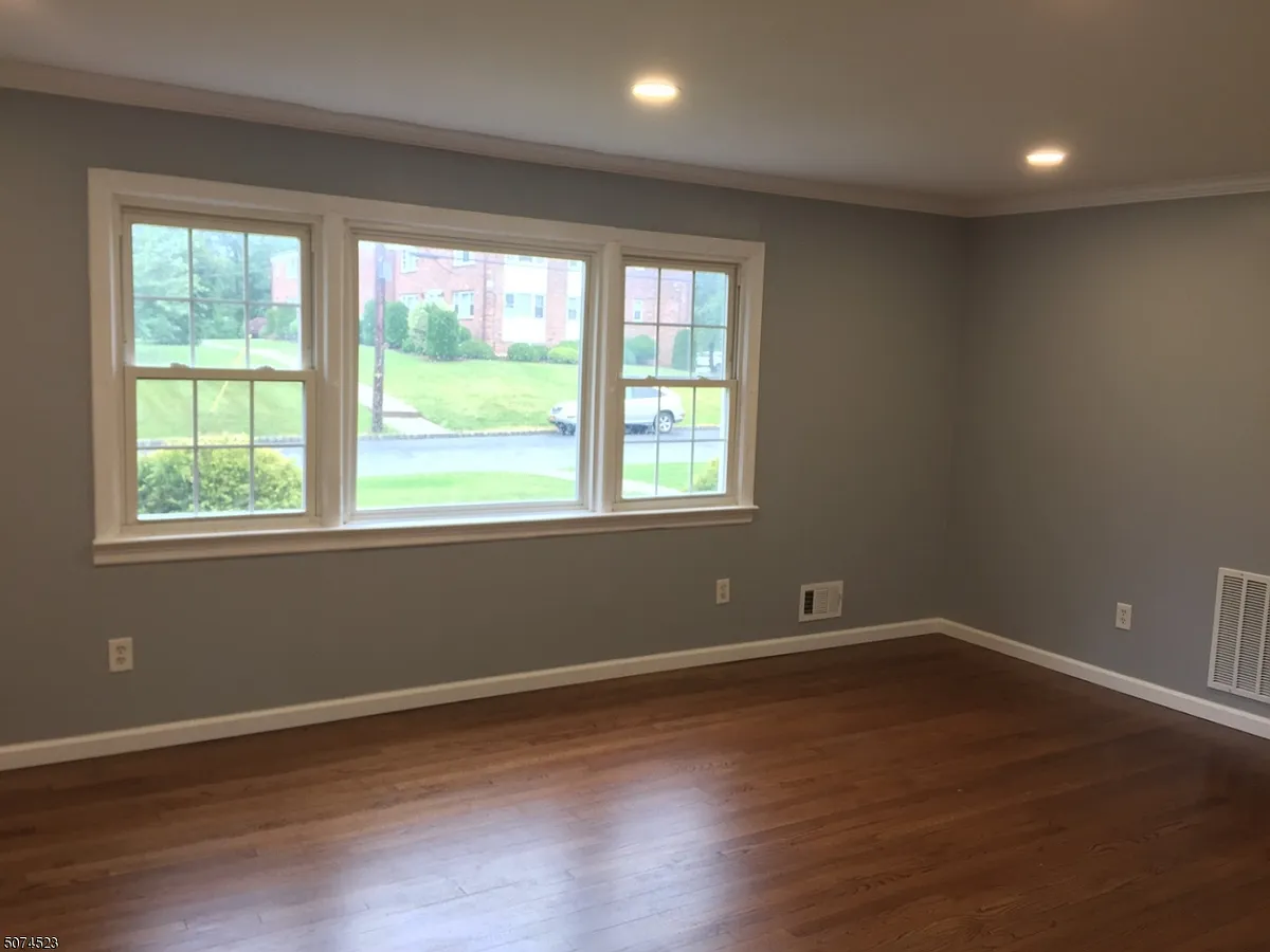 Building Photo - 10 Stanford Dr #3A
