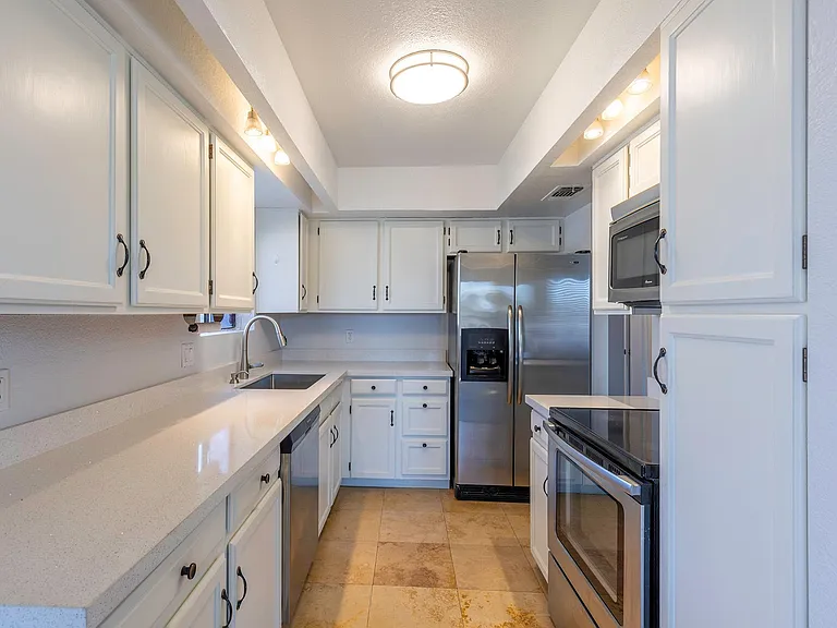 3102 E Clarendon Ave #101 — Photo 3