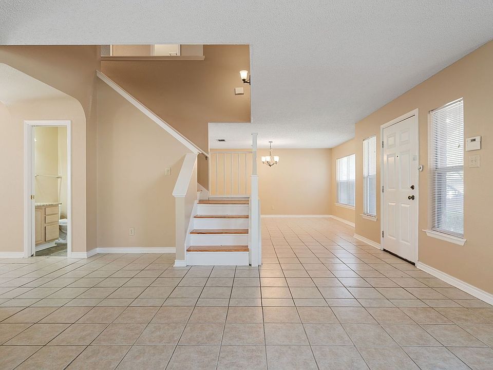 1st image of 3410 Arroyo Oak Dr