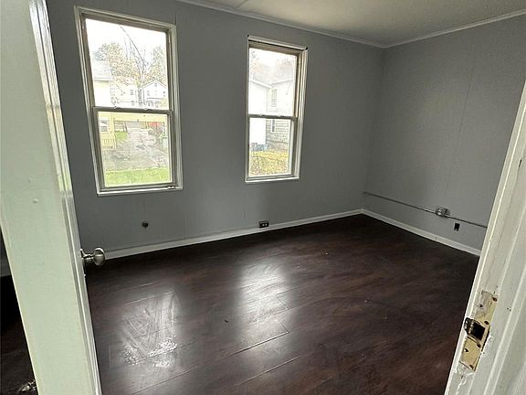 5th image of 39 Spruce Street
