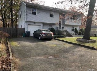 35 Saratoga Ave, West Babylon, NY