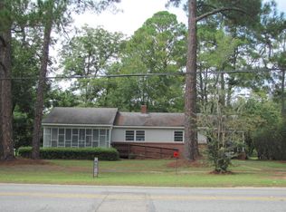 57 N Gill St, Hazlehurst, GA 31539