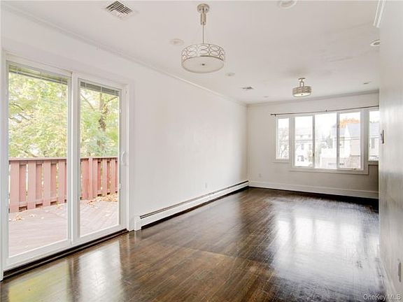 4th image of 867 Bryant St