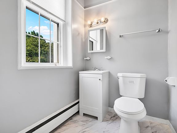 100 F St SE #3- picture 5_08212023