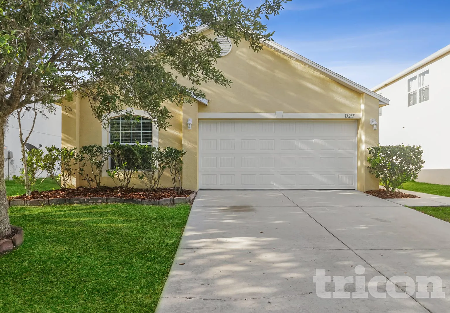 13235 Waterford Castle Drive Dade City FL — Photo 1