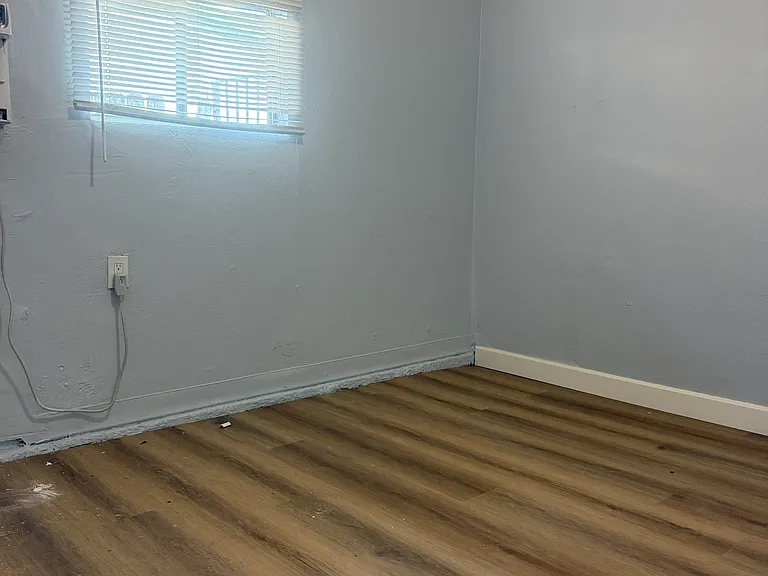 17977 Wellford Dr — Photo 20