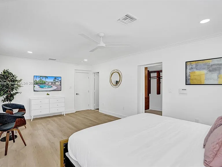 725 Harrison St — Photo 52