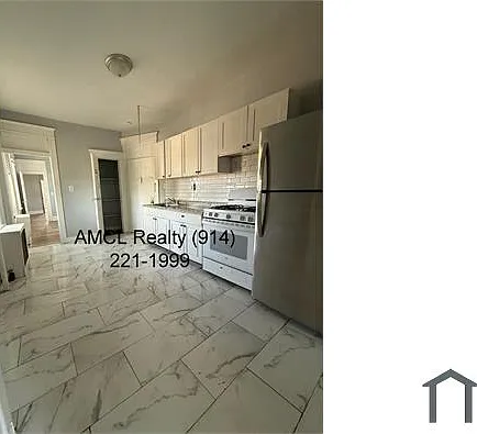 38 Park Hill Ave — Photo 2
