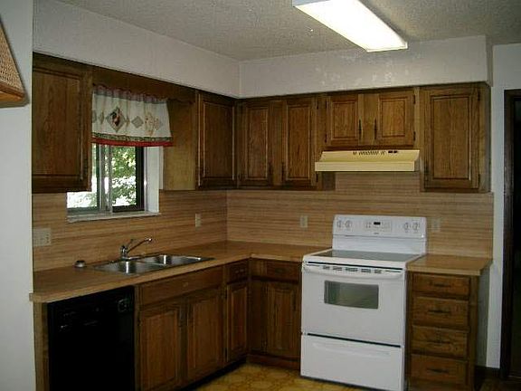 2nd image of 2050 Dragonfly Dr
