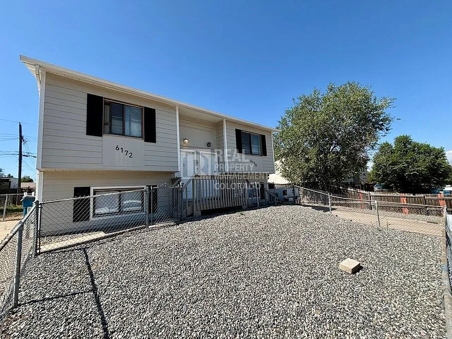 6172 E 64th Pl
