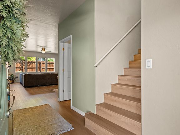 4th image of 951 Vintners Ct