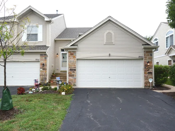 1933 Misty Ridge Ln, Aurora, IL 60503