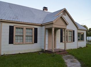 412 S Berrien St, Nashville, GA 31639