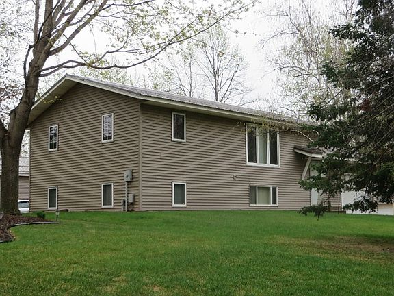 3rd image of 800 2nd Ave N