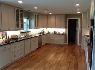 10227 Raritan Dr, Houston, TX 77043