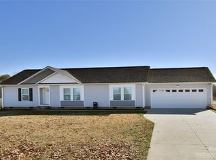 110 Country Meadows Dr, Mooresville, NC 28115